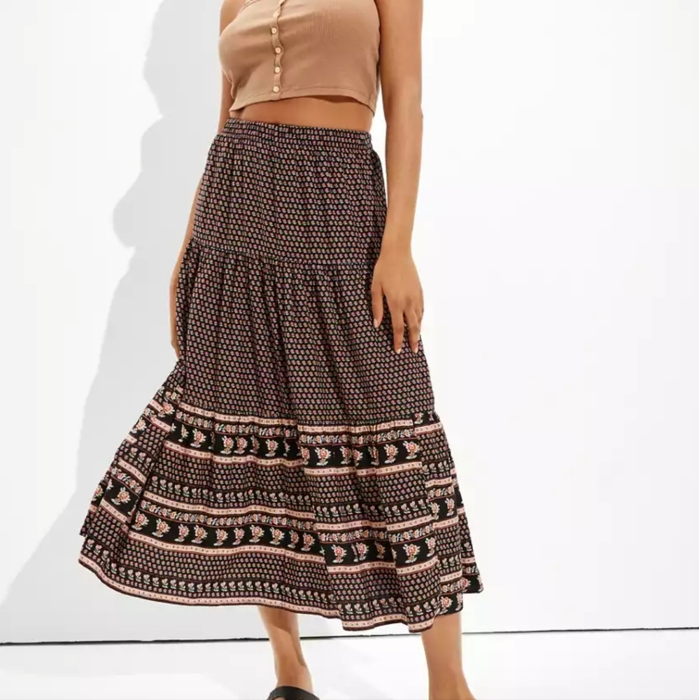 American Eagle NWT Tiered Midi Skirt, Black and Orange Floral